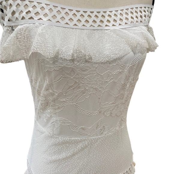 Laser cutout lace overlay maxi dress - Picture 4 of 4